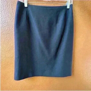 Cividini- Dark Gray Wool Blend Knit Skirt- Size US
Small IT- 40 EUC!